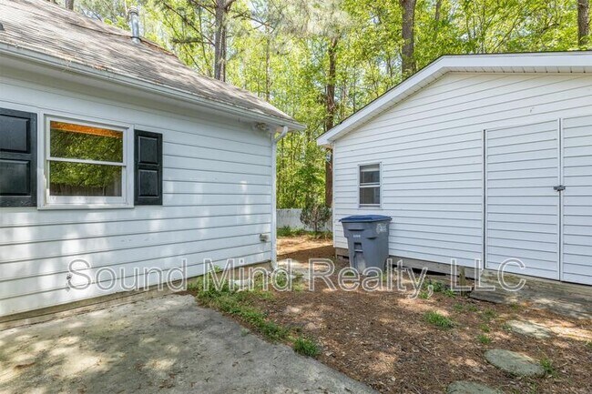 Building Photo - 1532 Briar Glenn Rd