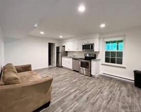 Building Photo - 16 Albano Rdg