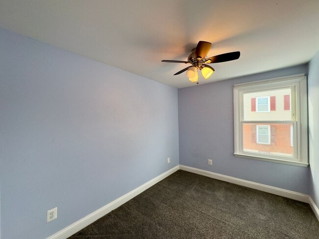 Building Photo - Charming 3Bed/1.5Bath Townhouse in Carney