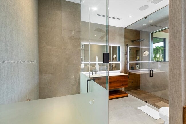 Building Photo - 12911 Oleander Rd