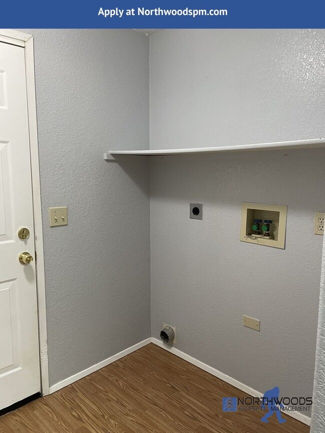 Building Photo - Nice 2 Bedroom 1 Bathroom Duplex-Grants Pass