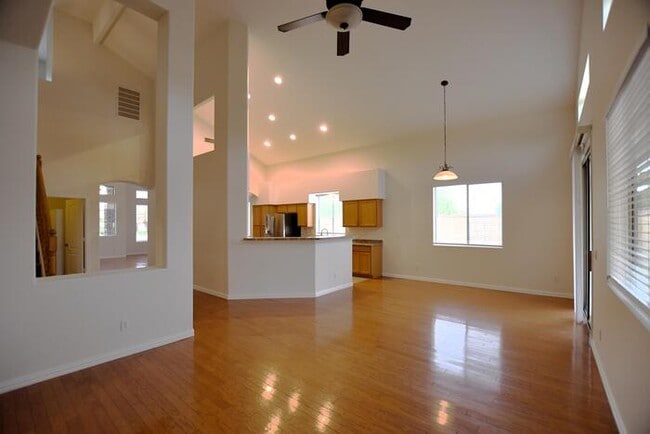 Building Photo - 1646 E Hawken Pl