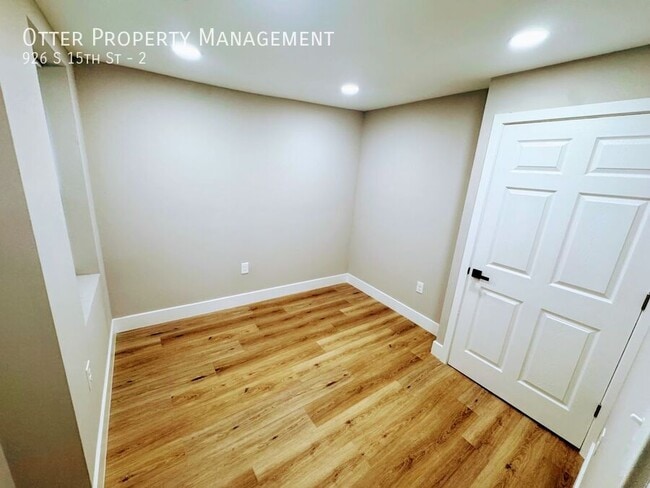 Building Photo - 926 S 15th St