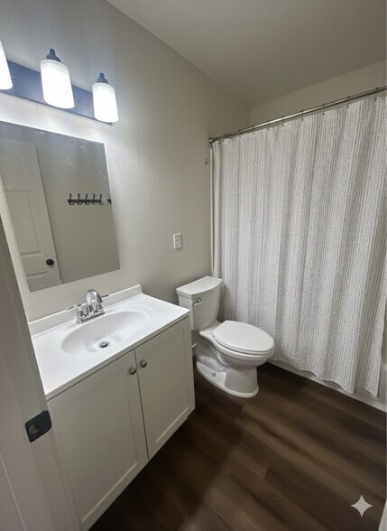 Building Photo - 215 S Blankenship Rd