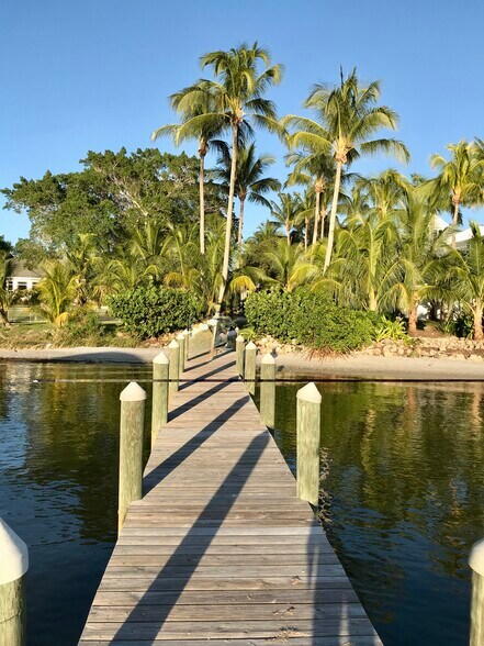 Community dock - 5203 15th St W