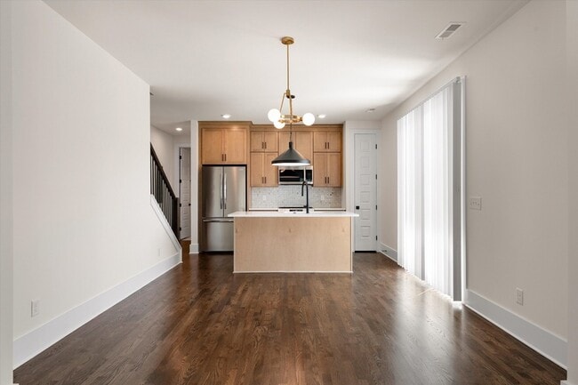Building Photo - 1802 10th Ave N