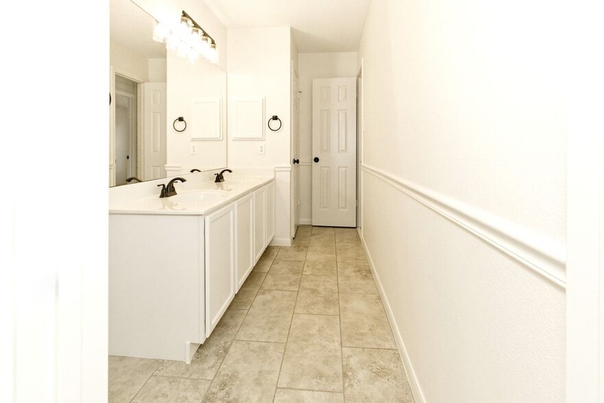 Building Photo - 119 Baythorne