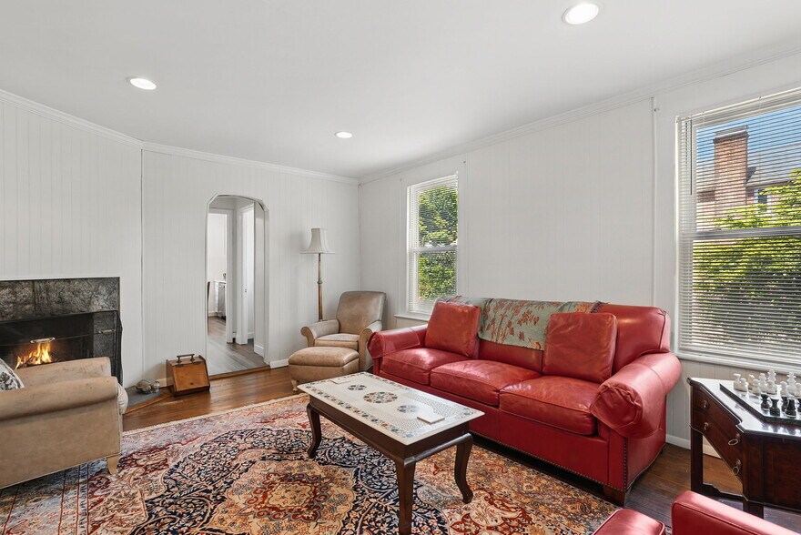 Family Room - 134 Old Mamaroneck Rd
