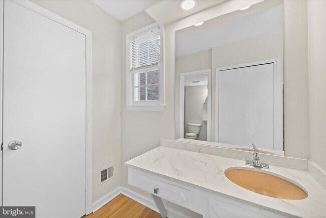 Building Photo - 3221 Adams Ct