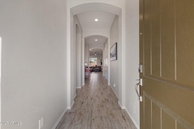 Building Photo - 2527 S Quaintance St