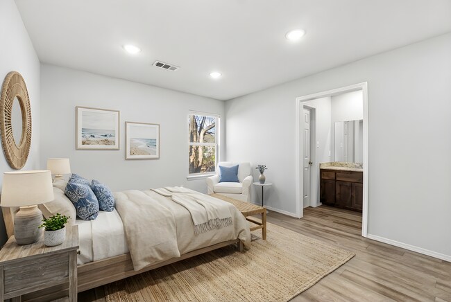 Building Photo - 2009 Knoxville St