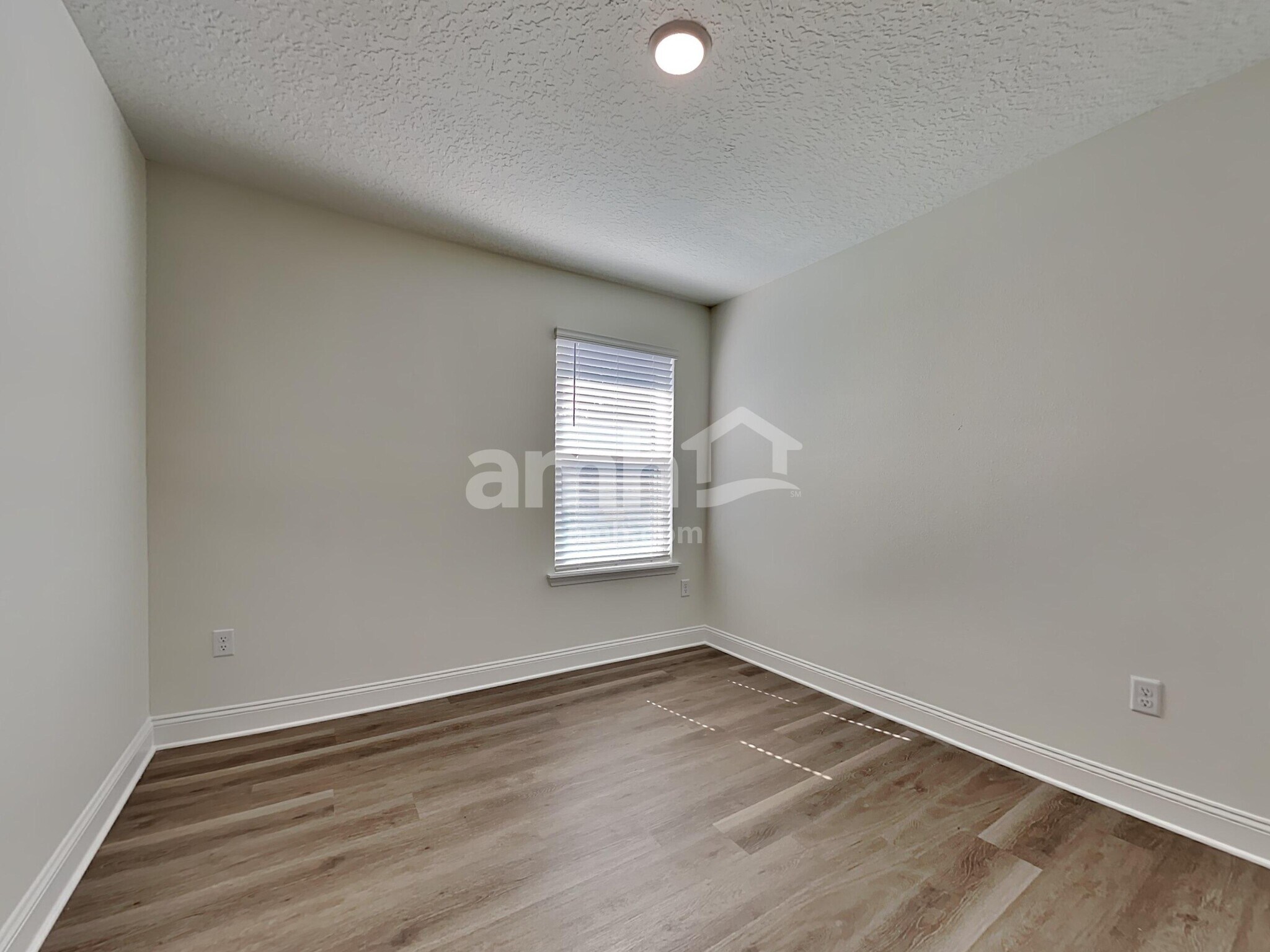 Building Photo - 11560 Bay Hl Cir