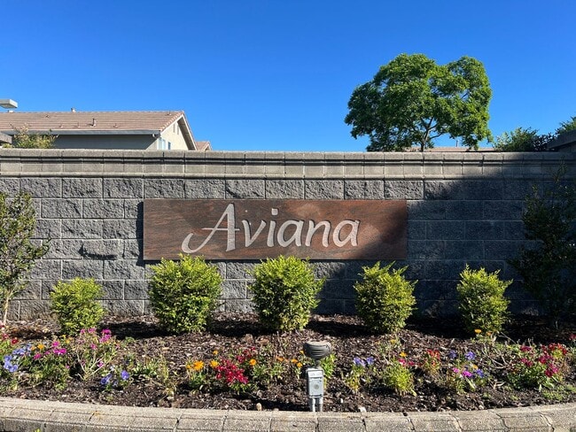 Building Photo - GORGEOUS 3 BEDROOM IN E. ROSEVILLE GATED COMMUNITY!!