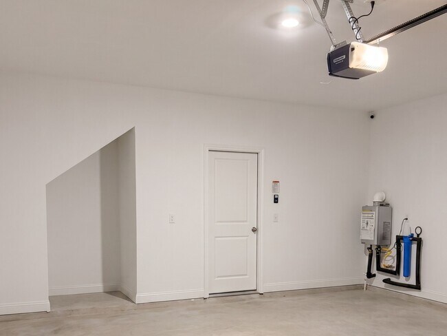 Building Photo - 15138 Canyon Rapids Rd