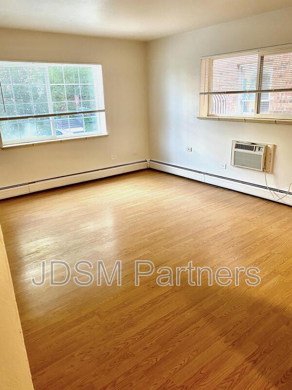 Building Photo - 1415 N Pearl St