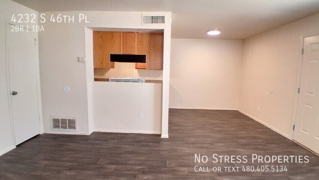 Building Photo - 4232 S 46th Pl