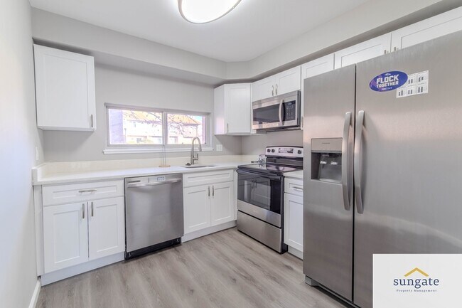 Building Photo - 4254 Cayuga Rd