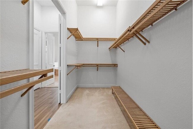 Building Photo - 10546 Versailles Blvd