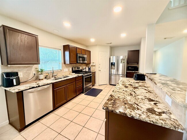 Building Photo - 4615 Pin Oak Creek Ln