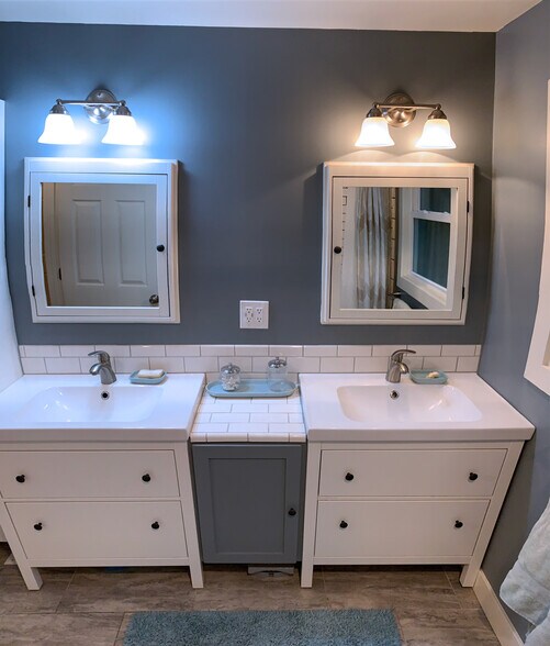 Building Photo - 5023 NE Sumner St