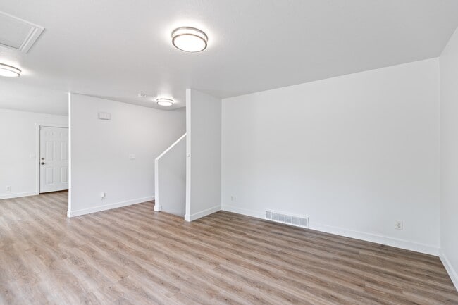 Building Photo - 781 S 300 W