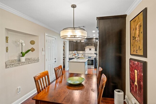 Building Photo - 2523 Droxford Dr