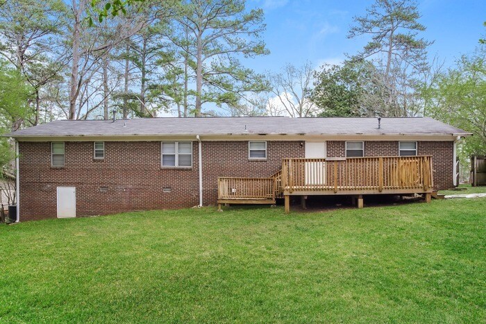 Building Photo - 223 Patricia Rd