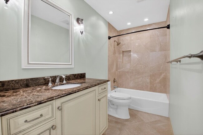 Building Photo - 4517 NW 5th Ave