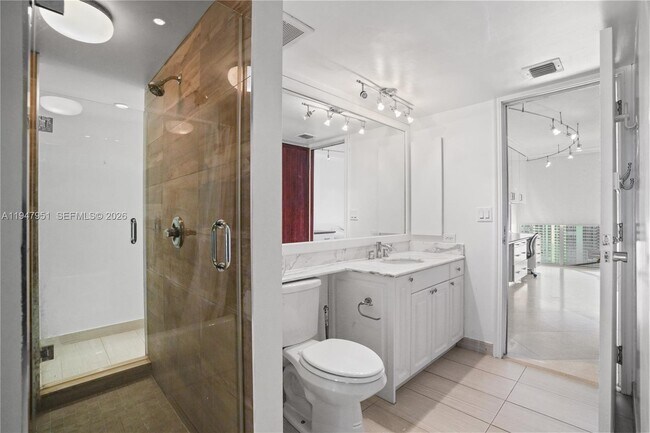 Building Photo - 19355 Turnberry Way