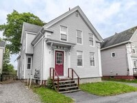 Building Photo - Center St