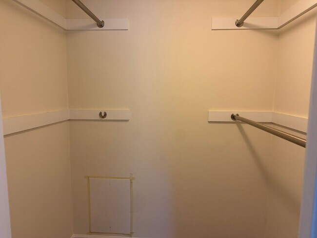 Building Photo - 8872 Welbeck Way