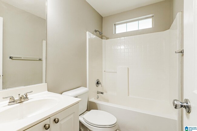 Building Photo - 255 Forest Lakes Dr