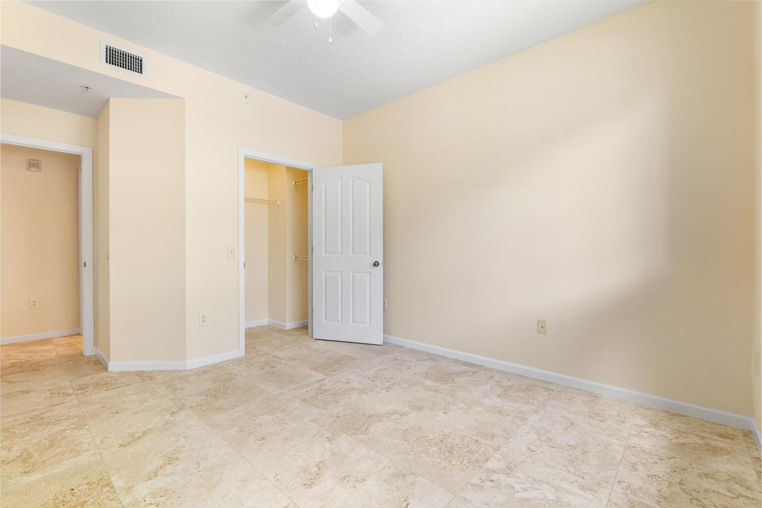 Building Photo - 9901 Baywinds Dr