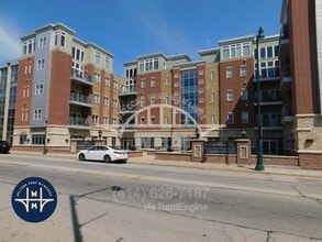 Building Photo - 6330 W Greenfield Ave