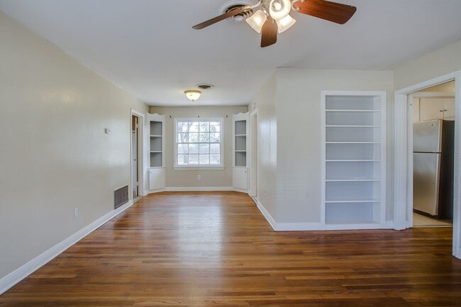 Building Photo - Pre-leasing for June!