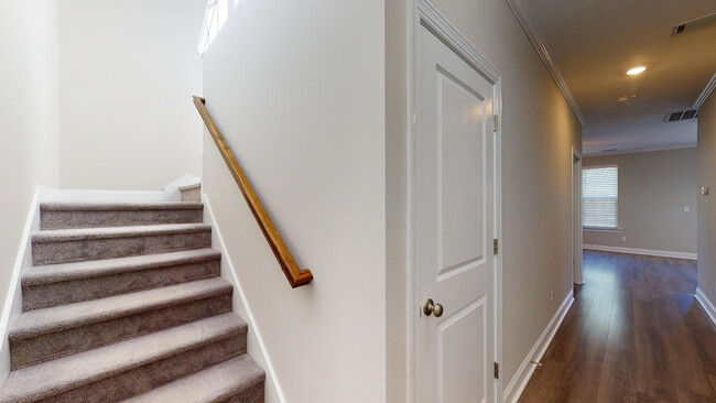 Building Photo - 912 Williford Run Dr