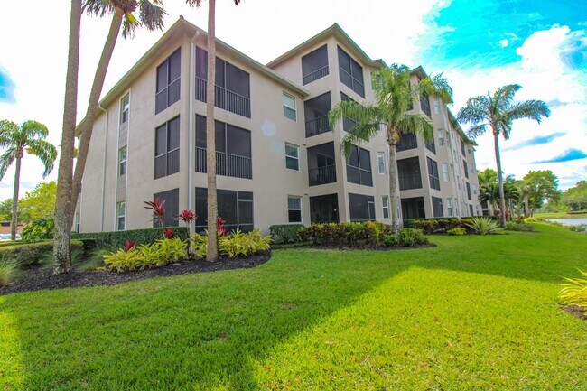 Building Photo - CALLING ALL GOLF ENTHUSIASTS ** STUNNING 2...