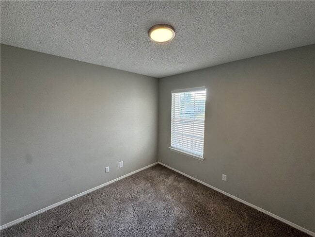 Building Photo - 1374 N Chickadee Ave