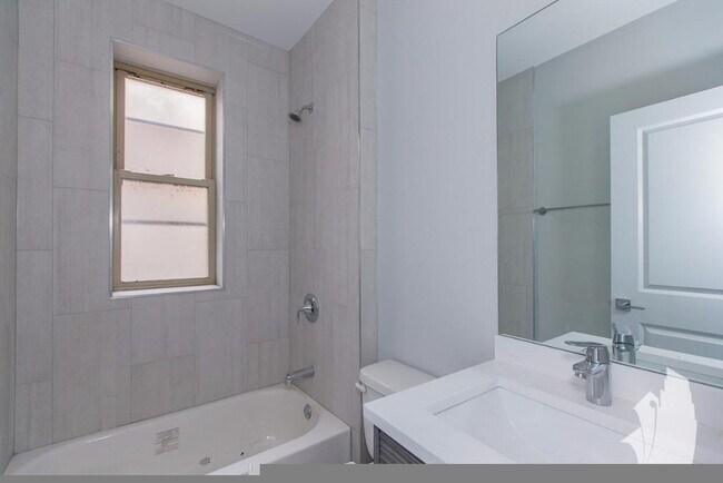 Building Photo - 3921 North Janssen-2N