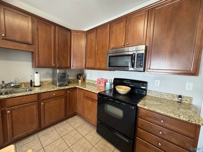 Building Photo - 468 Shamrock Dr