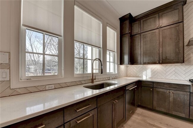 Building Photo - 435 Mayfair Ct