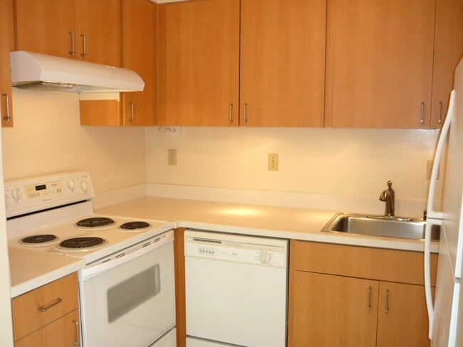 Building Photo - 430 Keoniana St