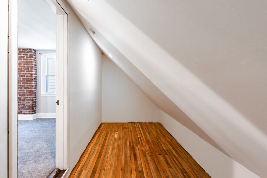 Building Photo - 1617 Cloverleaf St