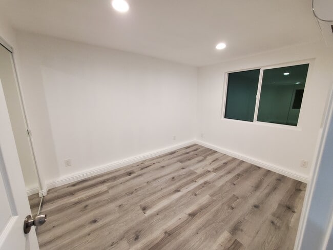 Building Photo - 20003 Arminta St