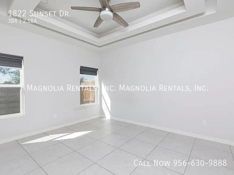 Building Photo - 1822 Sunset Dr