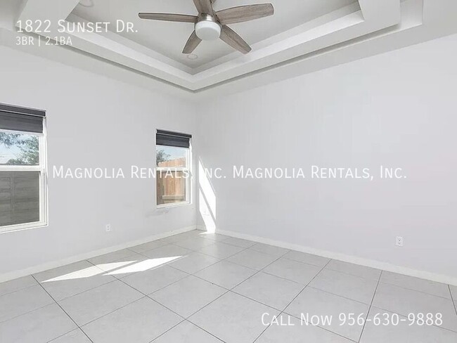 Building Photo - 1822 Sunset Dr