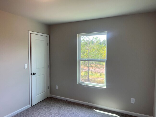 Building Photo - Wonderful Home in The Highlands