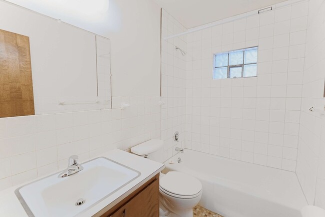 Building Photo - 4611 Cooper Ave