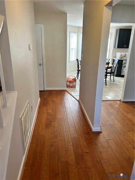 Building Photo - 6904 Deer Thicket Dr