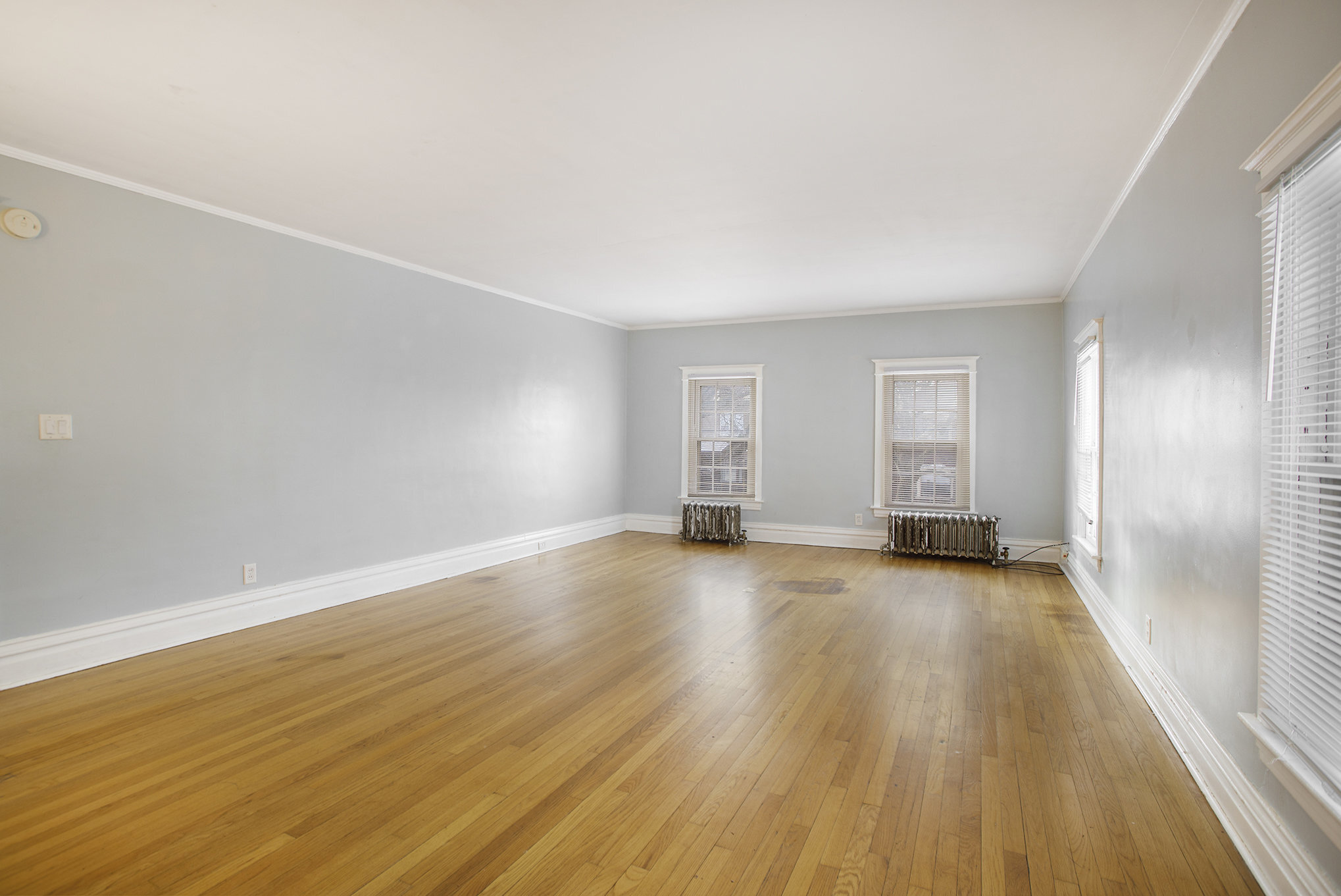 Spacious Living Room - 310 W Vine St